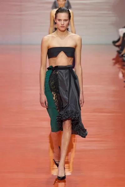 Look 3